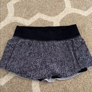 Lululemon Quick Pace Skirt ? size 6 Good Condition